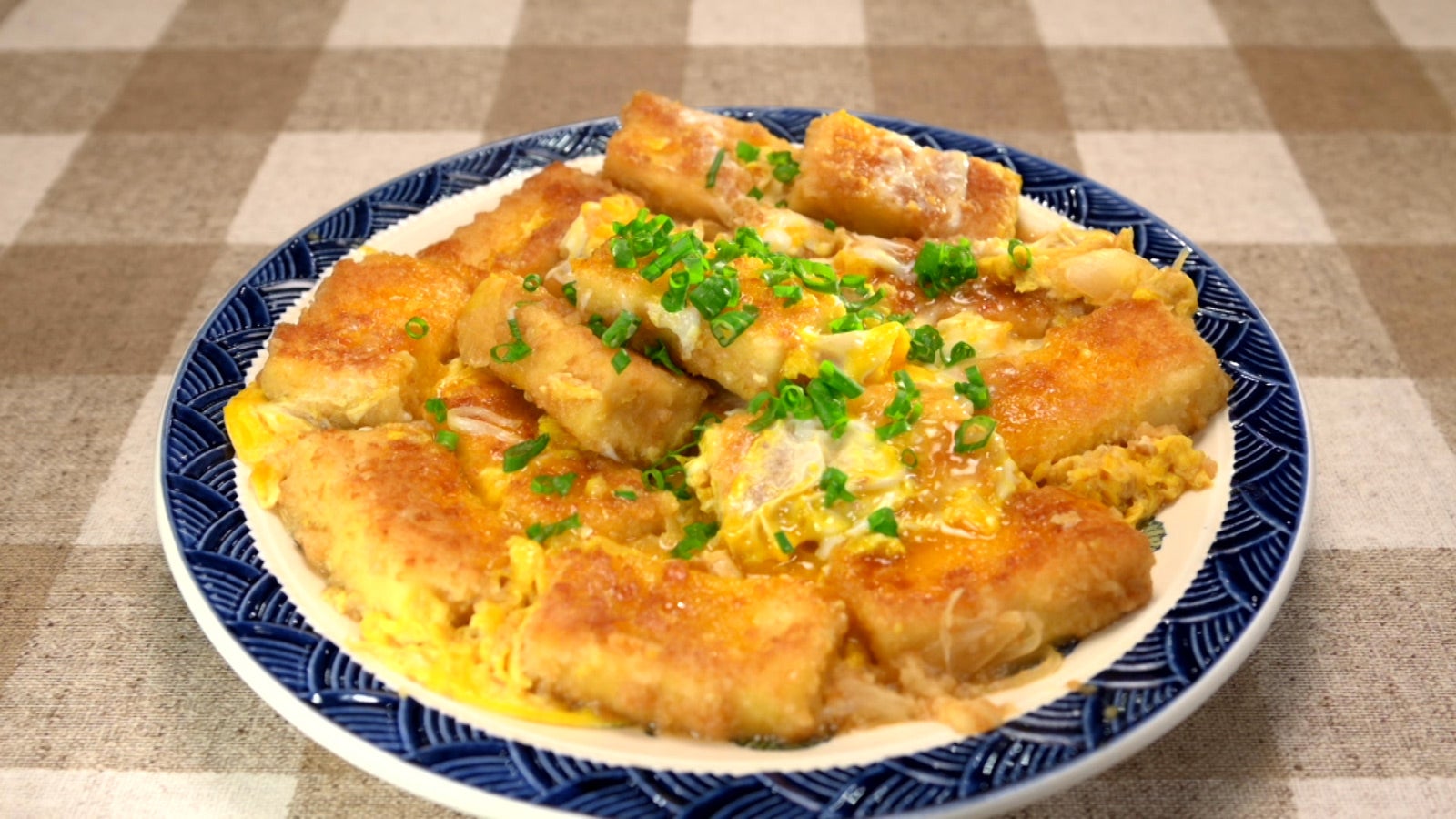 50円なんちゃってカツ煮「ノブナカなんなん？」より（C）テレビ朝日