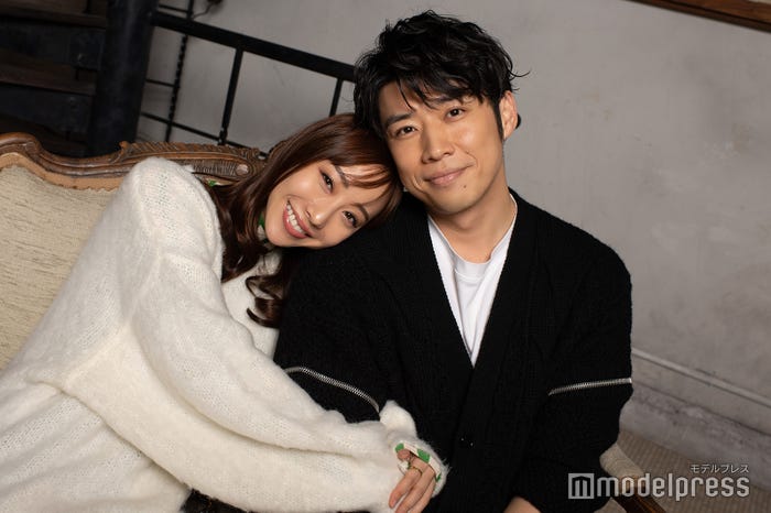 秋倉諒子、黄皓(C)モデルプレス