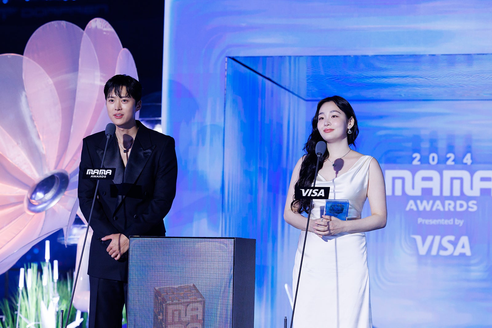 コンミョン、キム・ミンハ（C）CJ ENM