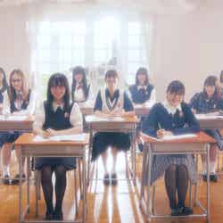 乃木坂46、4期生メンバー曲「図書室の君へ」MVより（提供写真）