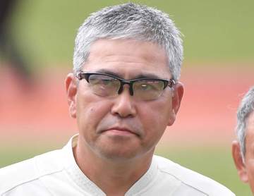 早大 小宮山悟監督が退任 2019年就任 今秋リーグ戦が最後の指揮 後任は元松商学園監督の足立修氏 12月1日から就任へ