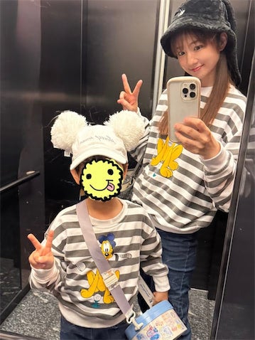 小倉優子、三男と“おそろい”ディズニー&長男とバッティングセンター「可愛いママがいて自慢でしょうね～」