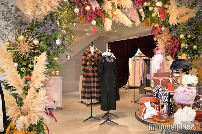 リミテッドストア内観 (C)モデルプレス