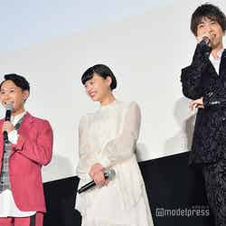 （左から）須賀健太、杉咲花、岩田剛典 （C）モデルプレス