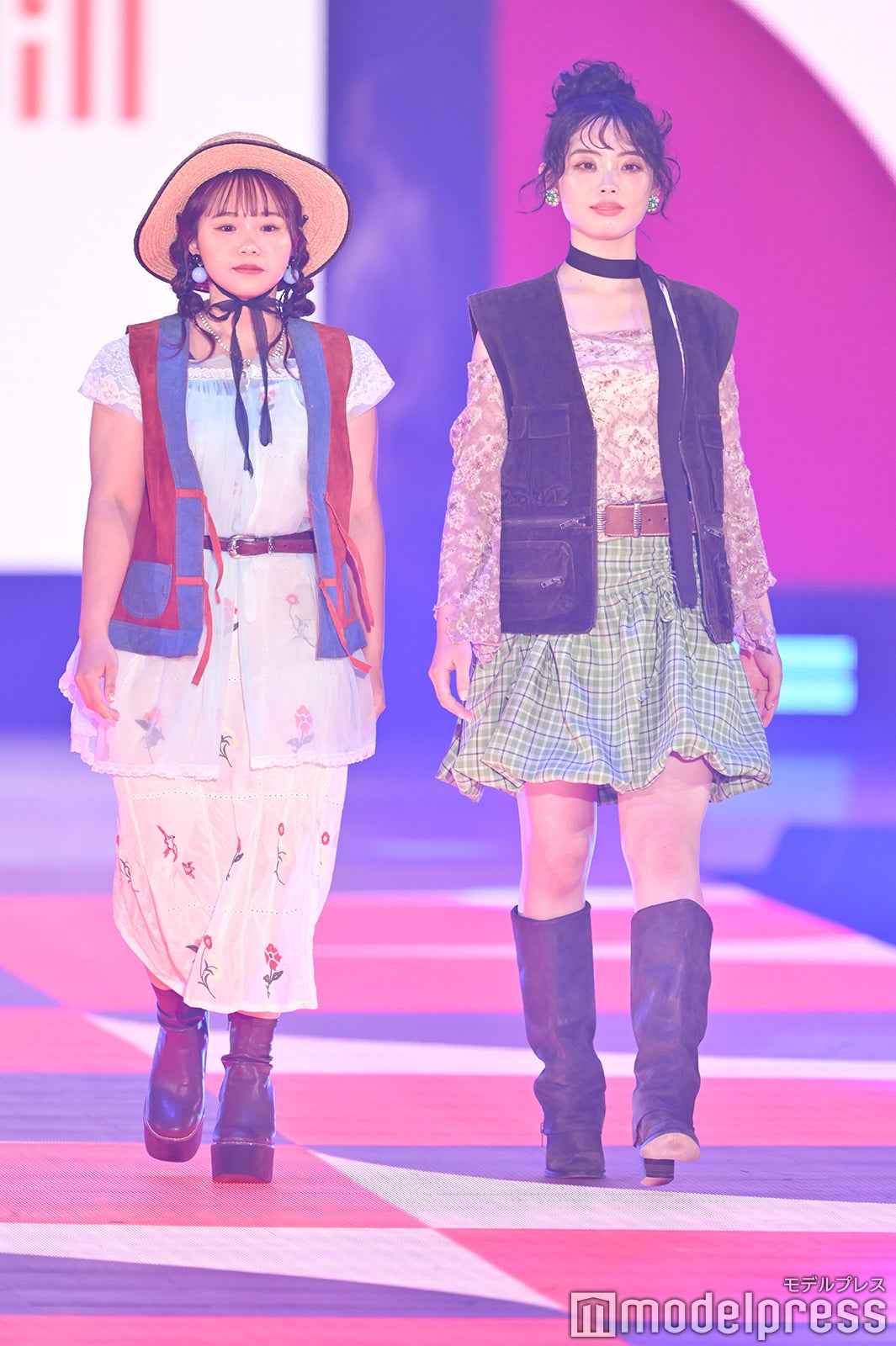 （C）モデルプレス