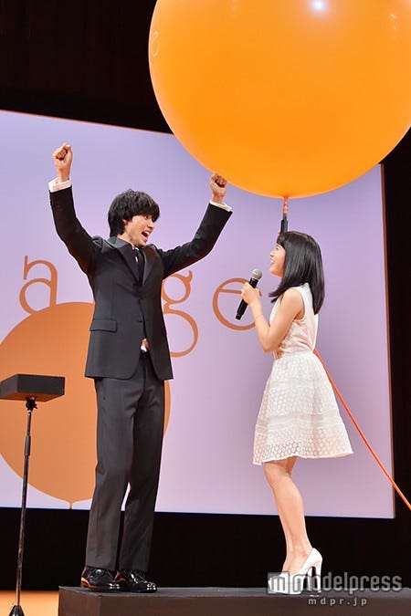 (左から)山崎賢人、土屋太鳳