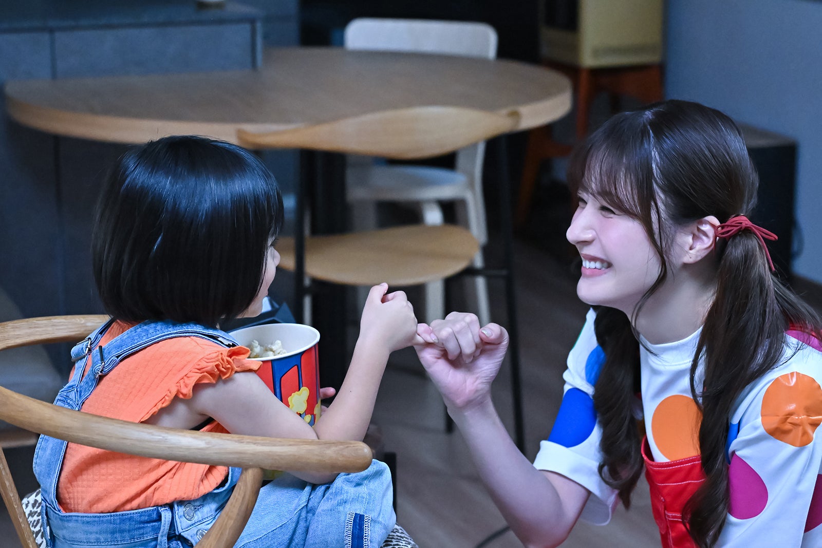 倉田瑛茉、松本若菜「西園寺さんは家事をしない」第10話より（C）TBS