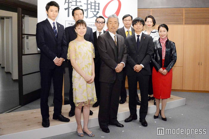 (前列左から)中越典子、寺尾聰、井ノ原快彦、羽田美智子(後列左から)山田裕貴、津田寛治、吹越満、田口浩正、原沙知絵(C)モデルプレス