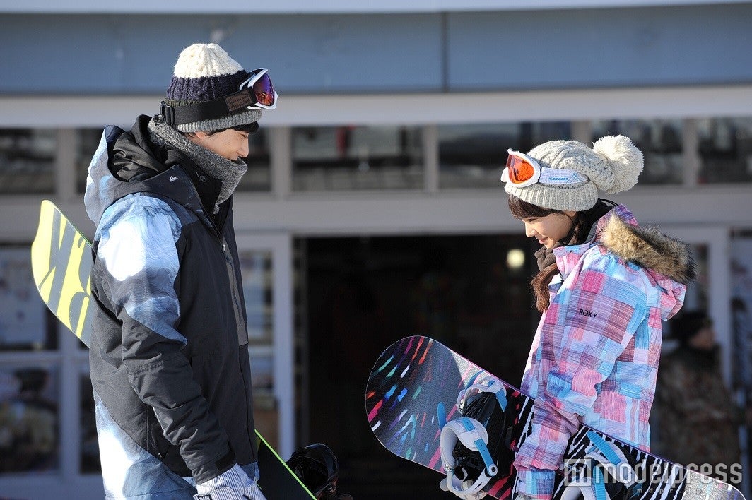 桐谷美玲が太鼓判を押す雪山デート（C）テレビ朝日