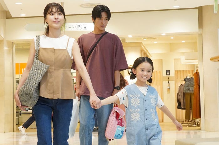 有村架純、目黒蓮、泉谷星奈「海のはじまり」第9話より(C)フジテレビ