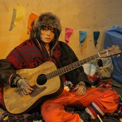 菅田将暉、山崎賢人主演ドラマの主題歌を担当 “謎のミュージシャン”役で出演も<トドメの接吻>