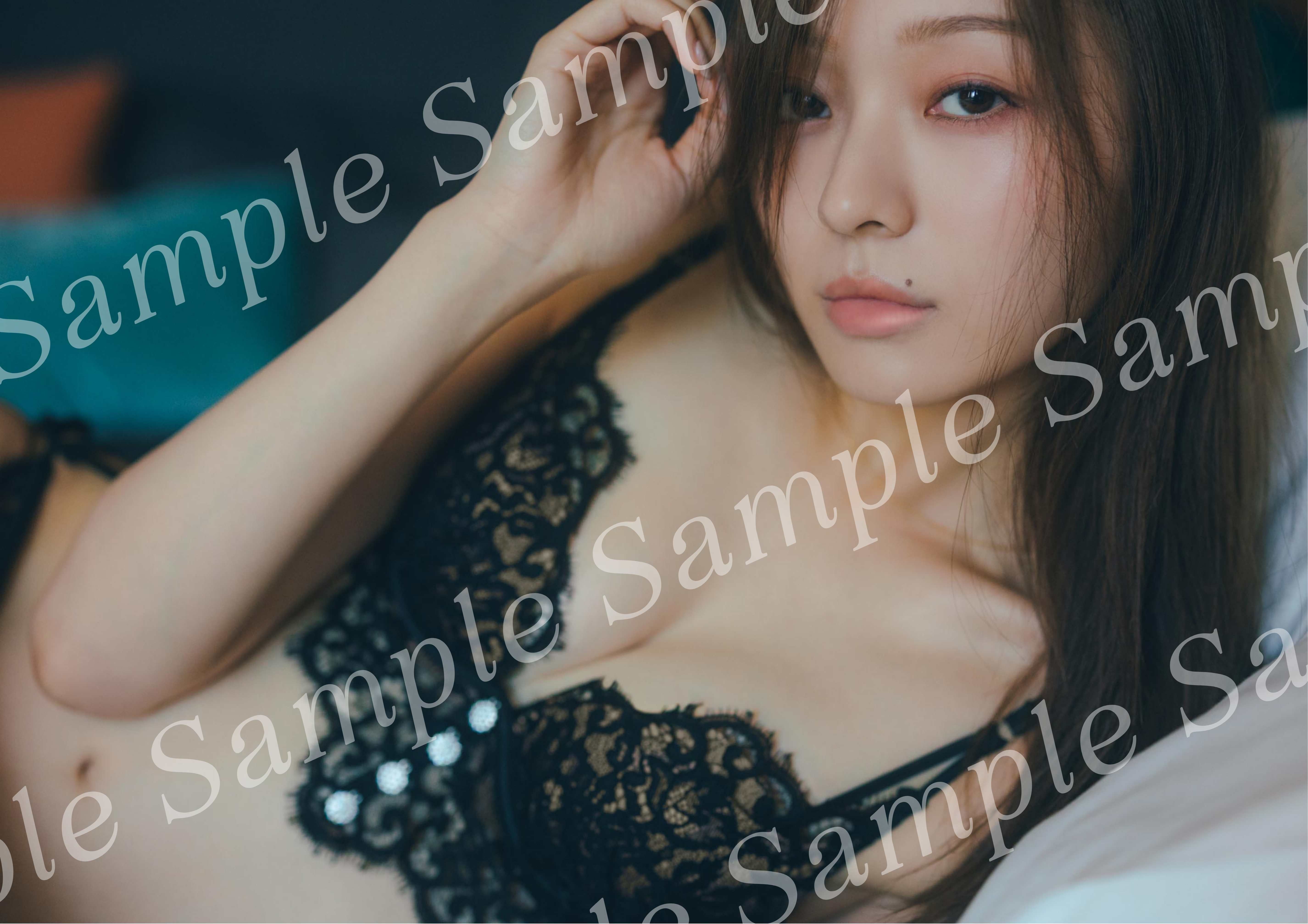 梅澤美波 2nd写真集「透明な覚悟」YouTube3回⽬⽣配信W特典／撮影：東京祐