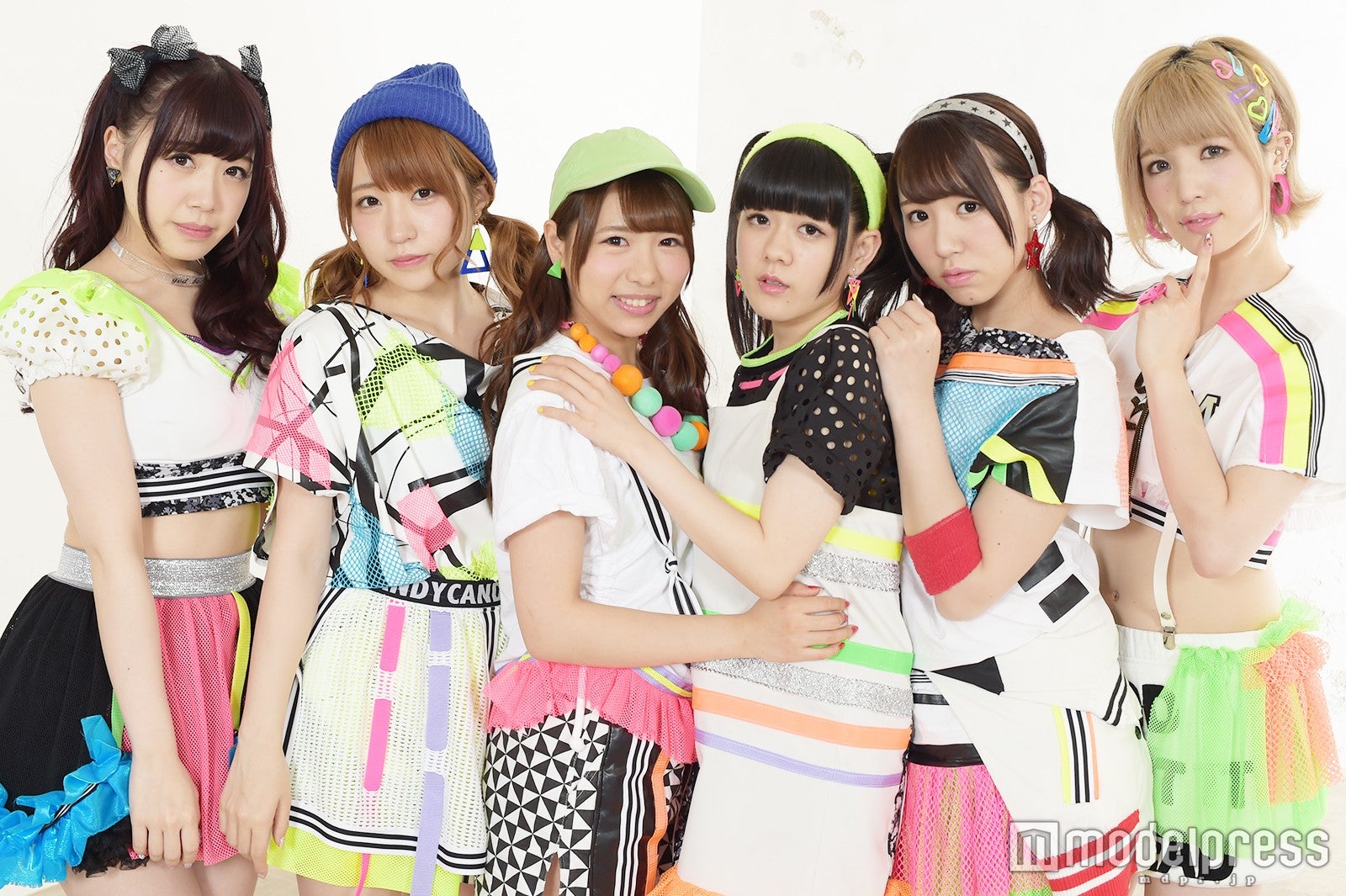 妄想キャリブレーション（左から）桜野羽咲、雨宮伊織、水城夢子、星野にぁ、双葉苗、胡桃沢まひる（C）モデルプレス