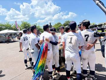 富山大会 秋、春連覇の富山商 延長十回激闘の末サヨナラ負け 試合後、敵校と涙のハグ「絶対甲子園行けよ！」 同点弾＆先発の藤岡「頭が真っ白」