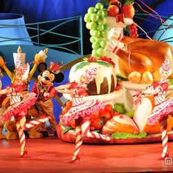 「テーブル・イズ・ウェイティング - クリスマスキュイジーヌ」(C)Disney