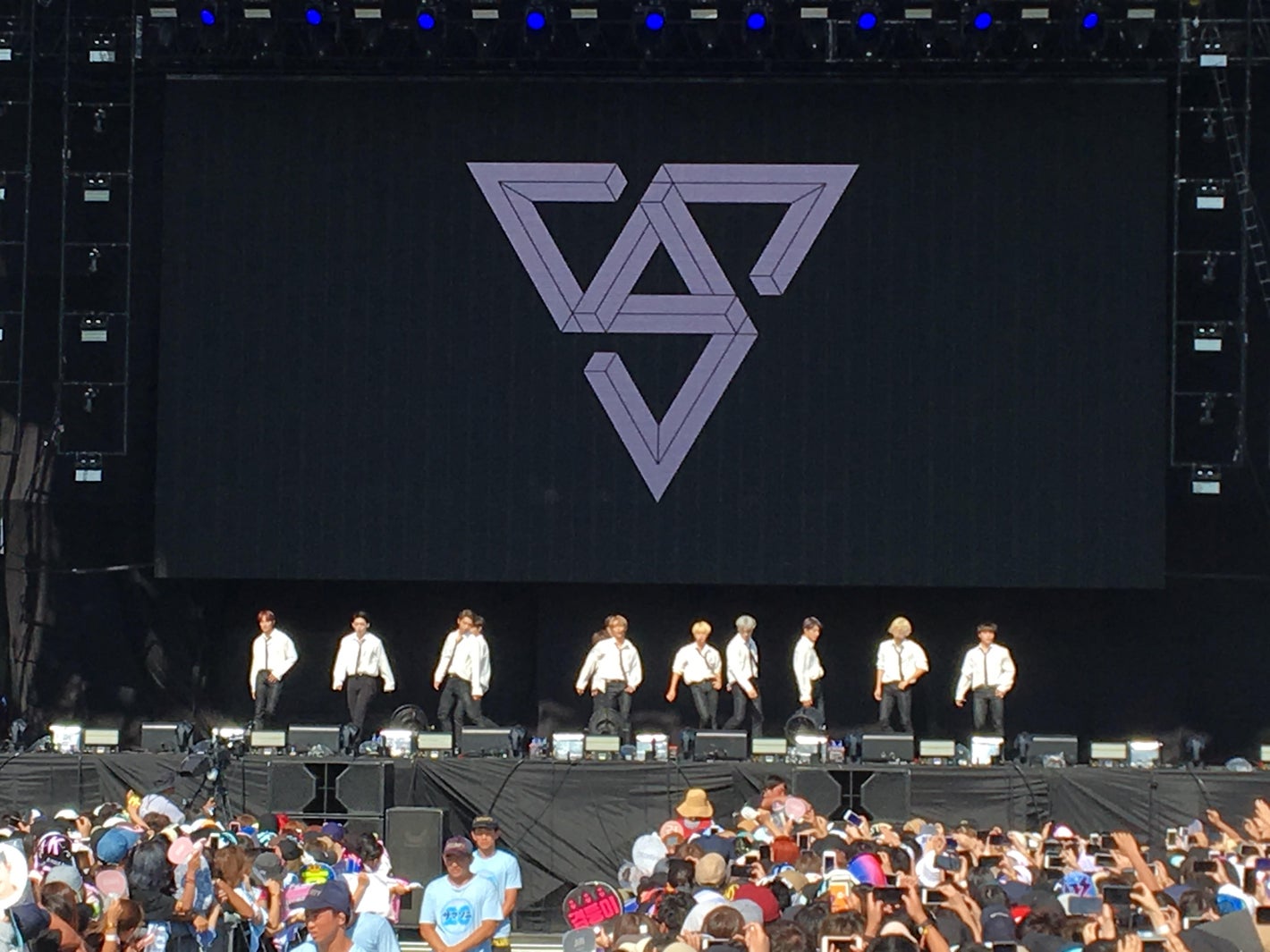 SEVENTEEN（提供写真）