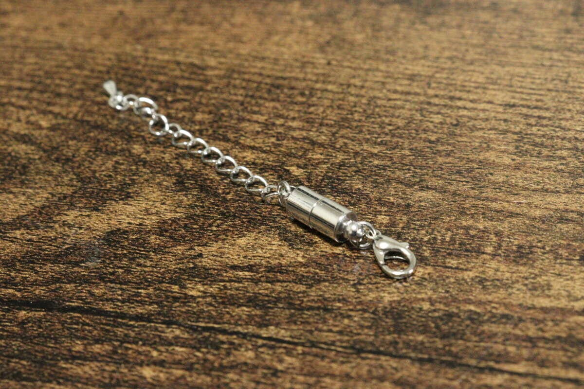 マグネット式アジャスターチェーン(シルバーカラー) デザイン マグネット式アジャスターチェーン(シルバーカラー) デザイン