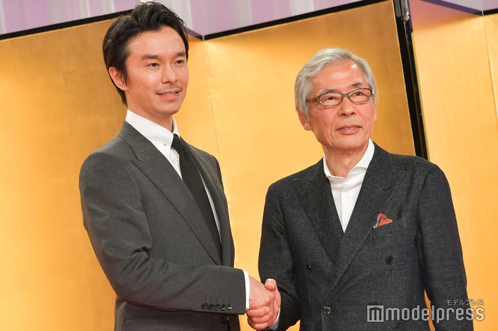 長谷川博己、池端俊策氏 (C)モデルプレス