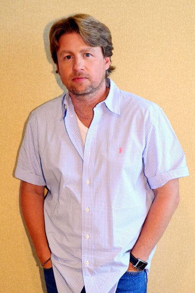 ミカエル・ハフストローム監督