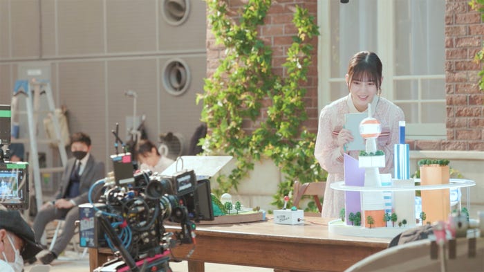 小坂菜緒/新CM『すすめ、ゼロカーボン!』篇メイキングより (提供写真)