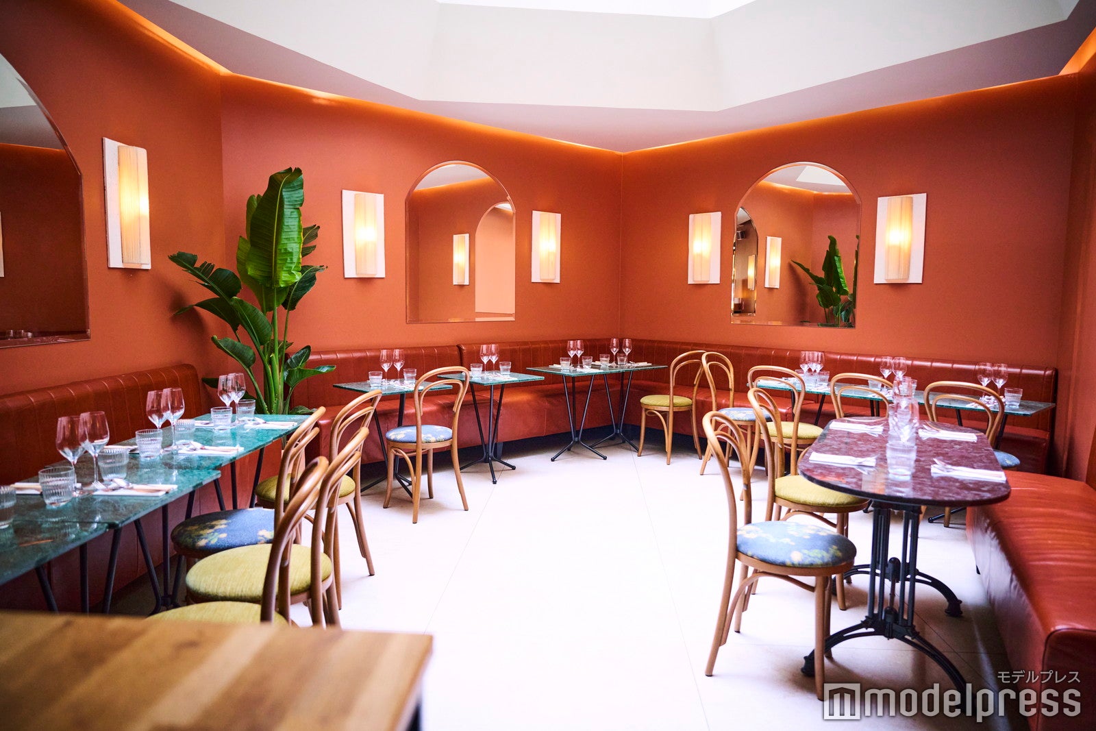 カリス（C）モデルプレス