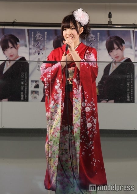 演歌ソロデビュー曲発売「無人駅」イベントを行った岩佐美咲