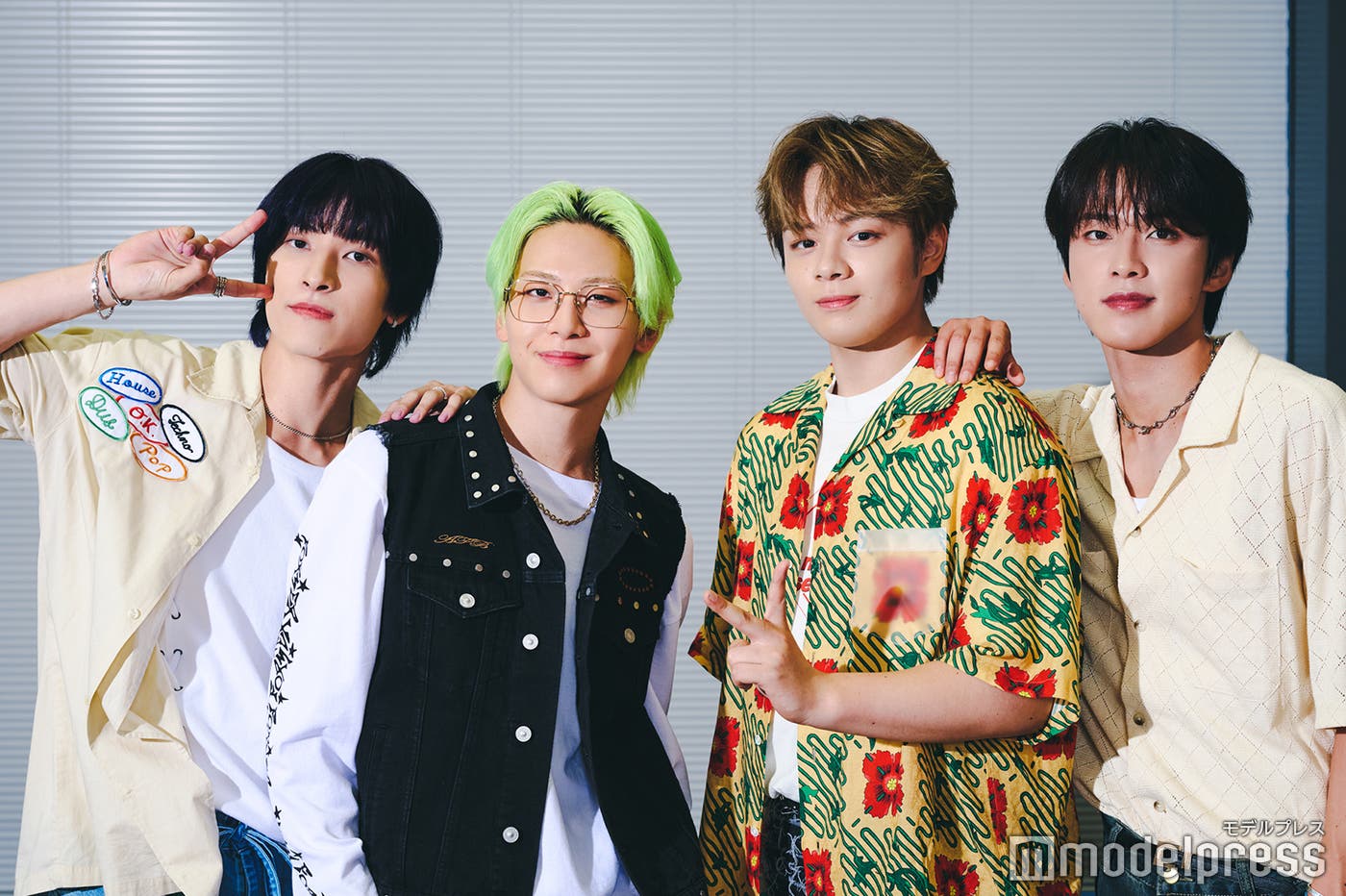 (左から)金城碧海、川尻蓮、鶴房汐恩、河野純喜(C)モデルプレス