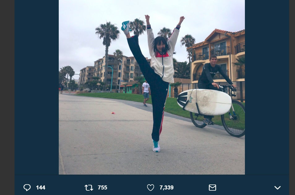 広瀬すず、“Y字バランス”で笑顔全開 ファンから驚きの声相次ぐ