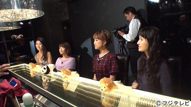 「オスカフェ」トークの様子（左から）橋本マナミ、矢口真里、鈴木奈々、市川紗椰