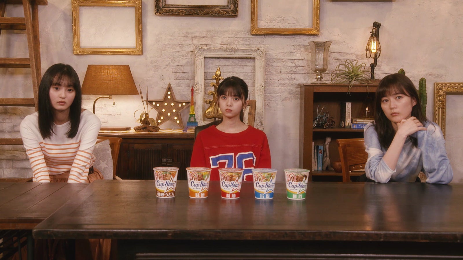 遠藤さくら、齋藤飛鳥、生田絵梨花（C）乃木坂46LLC