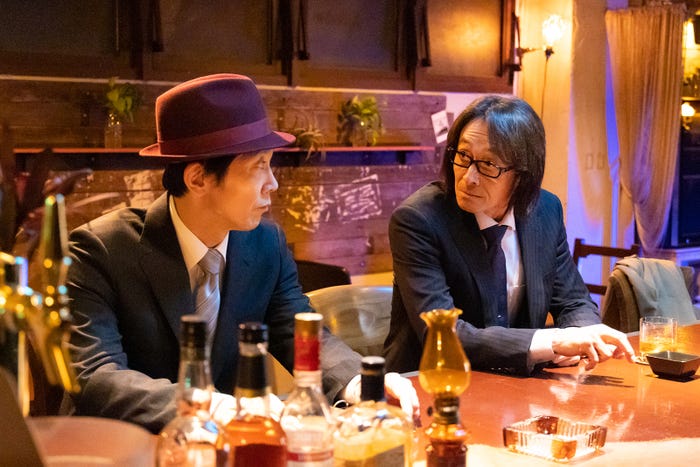 佐々木蔵之介、吉田栄作「マイホームヒーロー」第5話より(C)山川直輝・朝基まさし/講談社/ドラマ「マイホームヒーロー」製作委員会・MBS