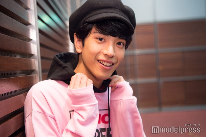 黒羽麻璃央(C)モデルプレス