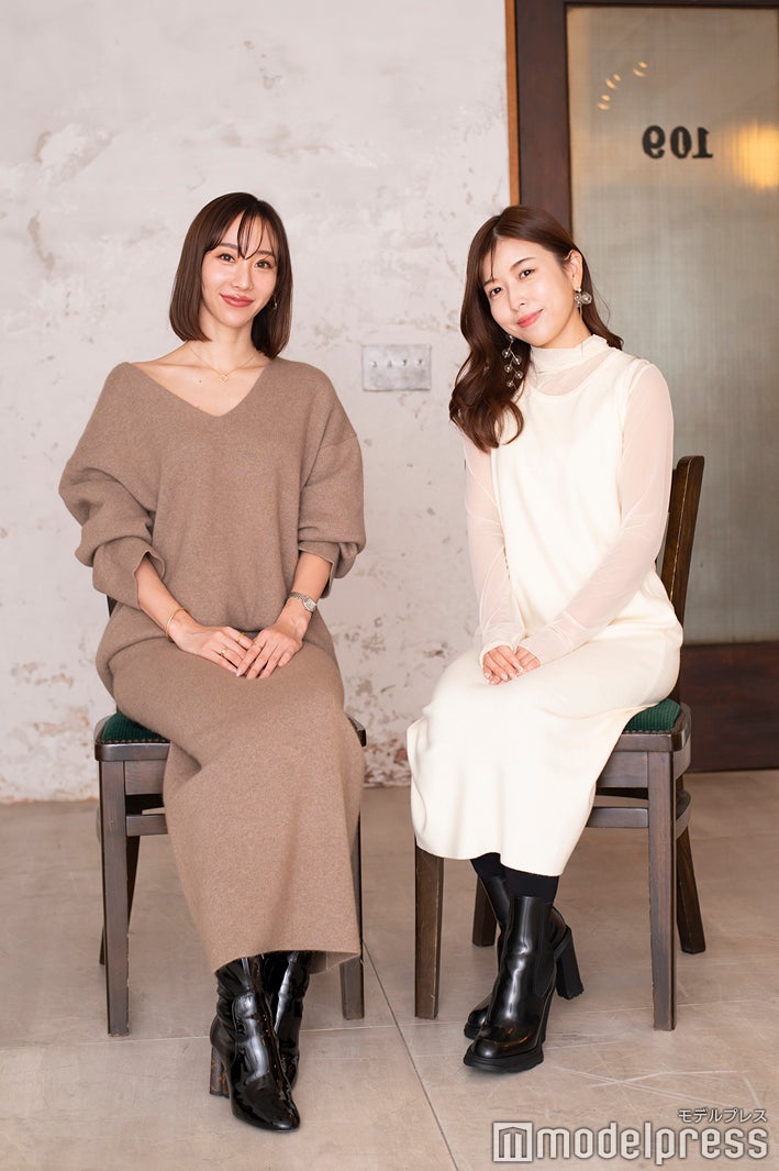 （左から）秋倉諒子、中野綾香（C）モデルプレス