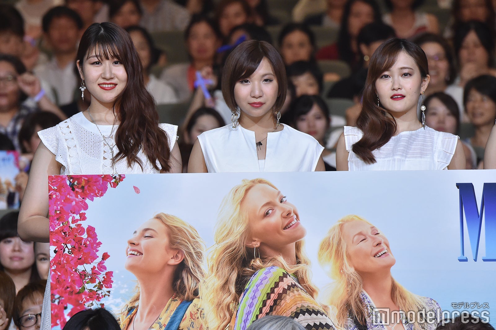 （左より）かれん、MAYU、芹奈（C）モデルプレス