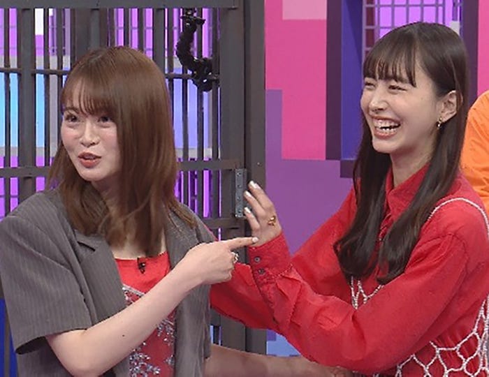 山崎怜奈、井桁弘恵(C)日本テレビ