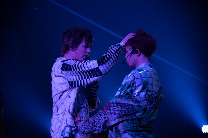 超特急(撮影:米山三郎、深野輝美)