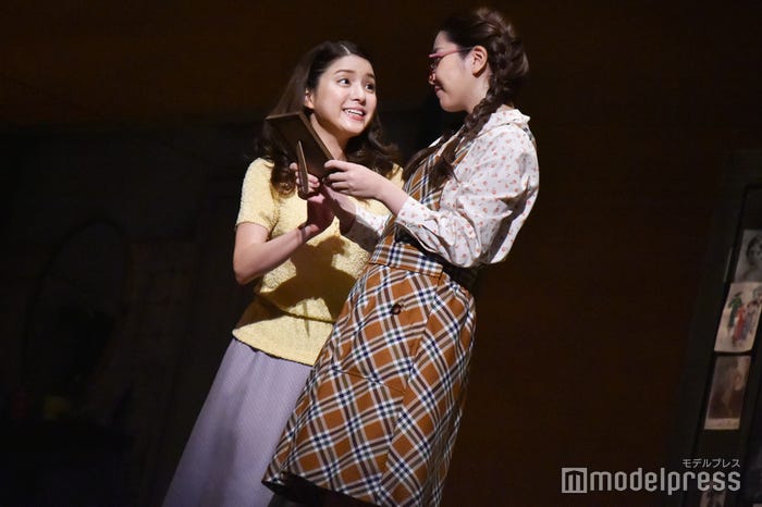 川島海荷、岩田華怜/「ブライトン・ビーチ回顧録」フォトコール (C)モデルプレス