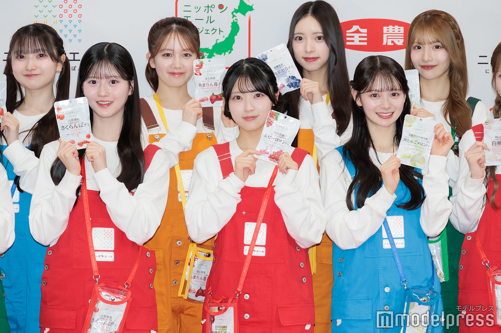 （後列左から）山崎空、正鋳真優、森川優、平田侑希（前列）八木愛月、佐藤綺星、伊藤百花（C）モデルプレス