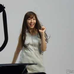 小嶋陽菜(CMメイキング)