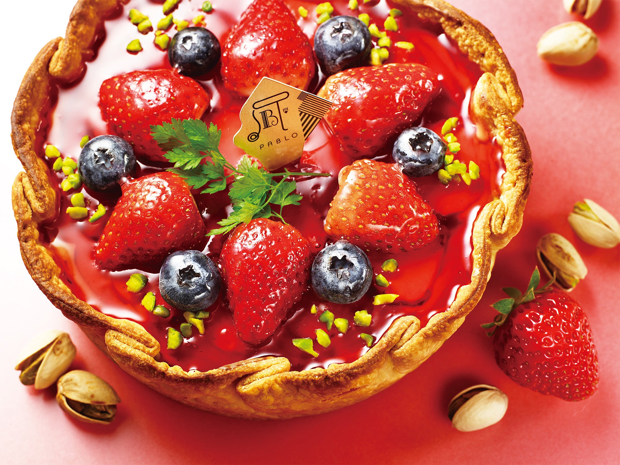 いちごとピスタチオのチーズタルト／画像提供： PABLO（パブロ）