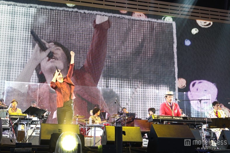 ライブパフォーマンスをしたスキマスイッチ