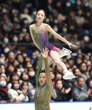 “ゆなすみ”が全日本V2 今季世界5位＆世界選手権銅メダル相当の圧巻215.30点！森口が長岡持ち上げるパフォーマンスで歓喜 棄権の“りくりゅう”とともにミラノ五輪代表へ