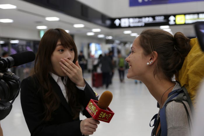 高山一実(左)(C)テレビ東京
