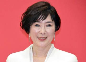 「英語がすごい」「ネイティブ発音！」「綺麗なお顔」寺島しのぶの14歳長男 英語動画に反響「立派になられて！」「美しい」夫はフランス人
