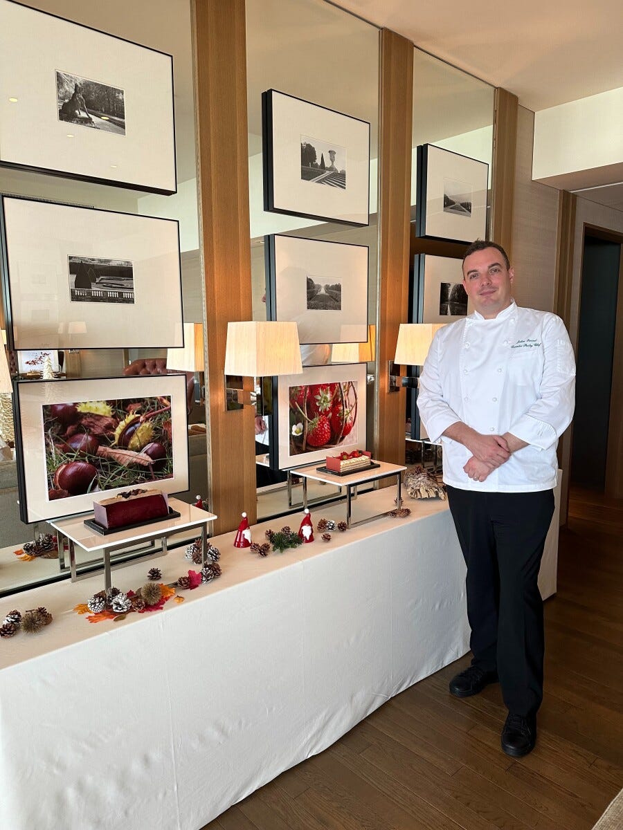 エグゼクティブ ペストリーシェフのジュリアン・ペリネ氏