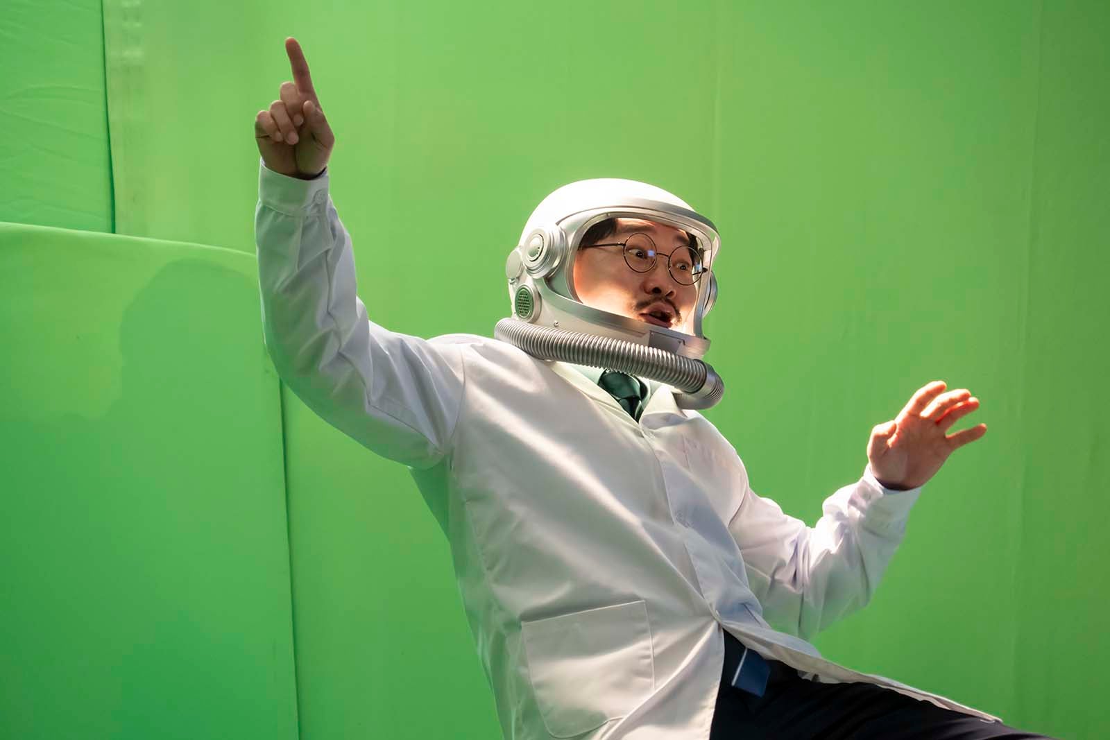 伊藤俊介／「実験するぞ！AGC／宣言篇」「実験するぞ！AGC／AFLAS篇」より（提供写真）