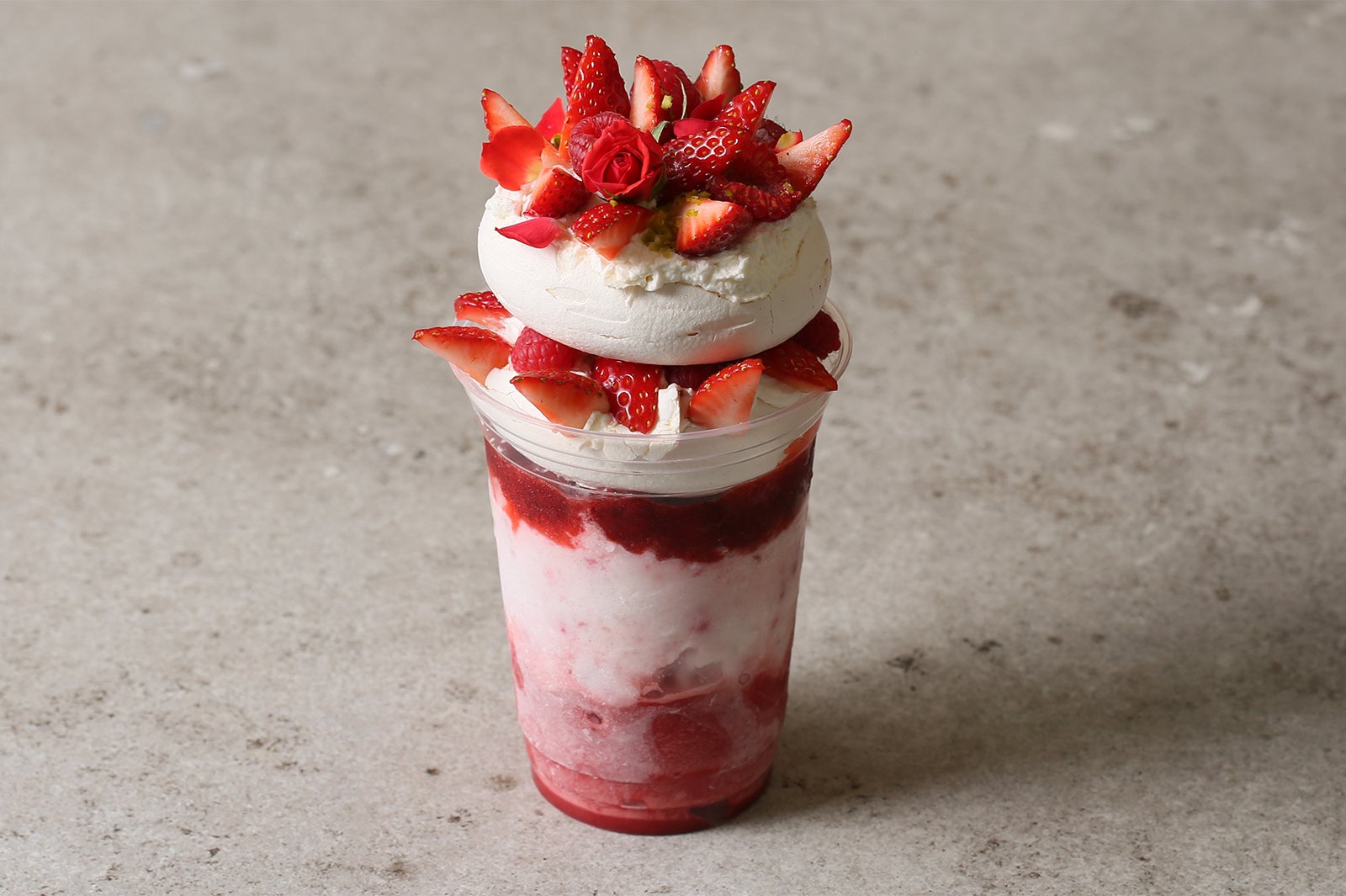 イートン・メス1,580円（税別）／画像提供：ベイクルーズ