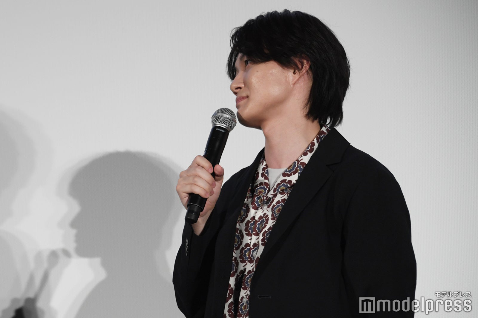 「小さな変化は大きな変化」とアピールするオタクこと神木隆之介（C）モデルプレス