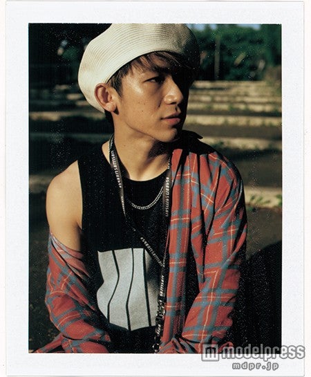 NAOTO／DO4LIFE、photography_Yuichi Akagi、styling_Masataka Hattori、hair＆make_Sanshiro（HAPP’S.）／「月刊EXILE」7月号より（画像提供：LDH）