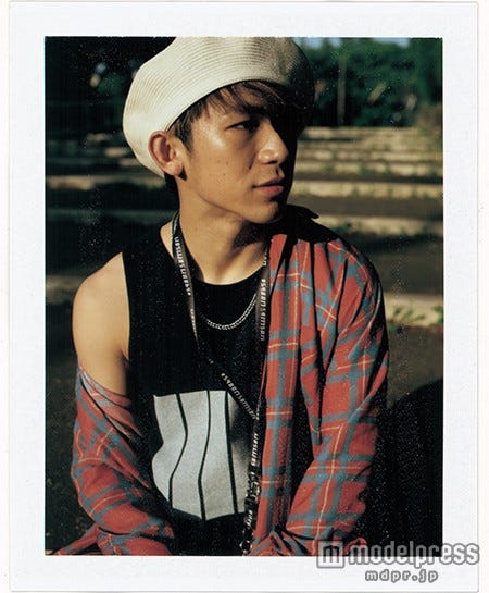 NAOTO/DO4LIFE、photography_Yuichi Akagi、styling_Masataka Hattori、hair&make_Sanshiro(HAPP’S.)/「月刊EXILE」7月号より(画像提供:LDH)